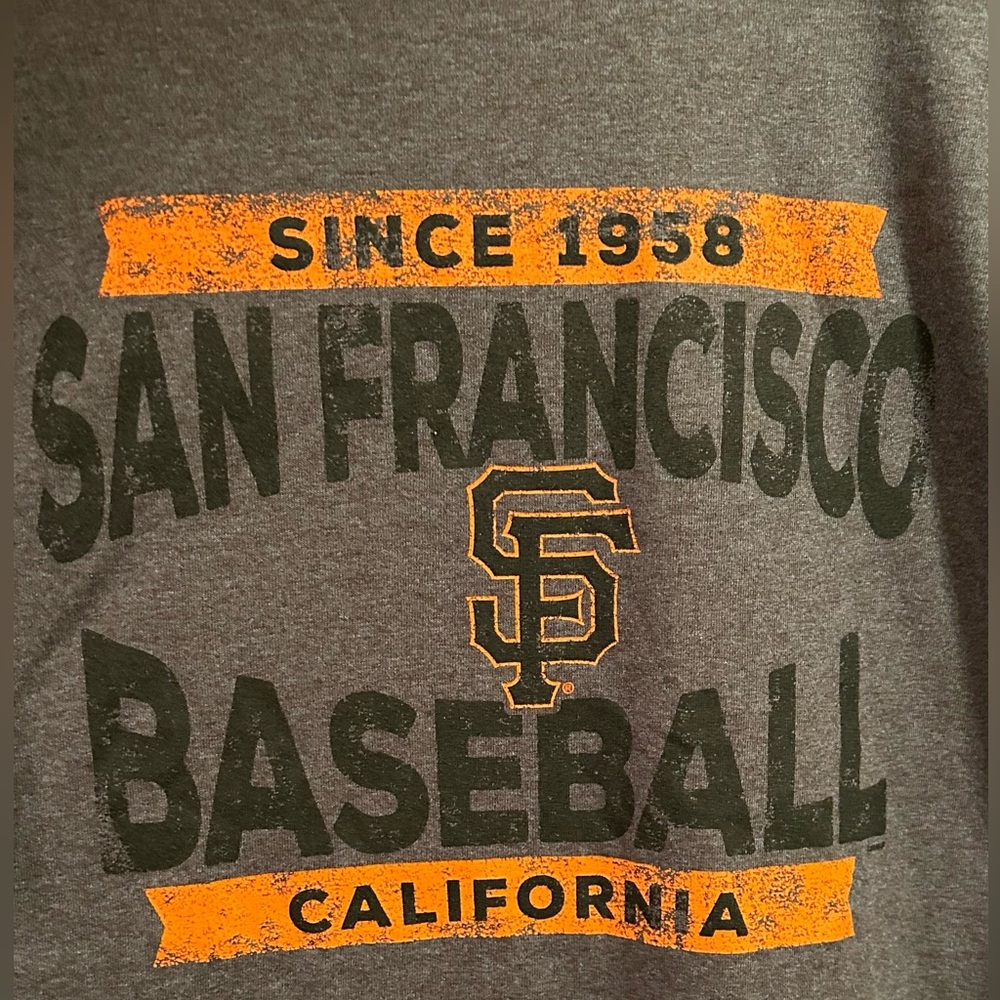 NWT San Francisco Giants tee shirt